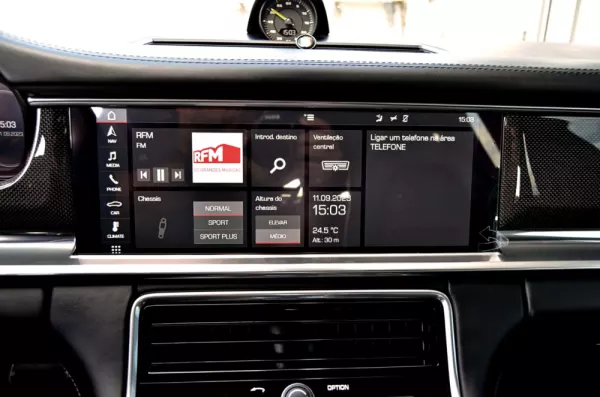 Porsche Panamera 4 E-Hybrid 26