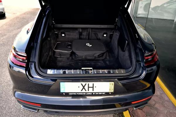 Porsche Panamera 4 E-Hybrid 41