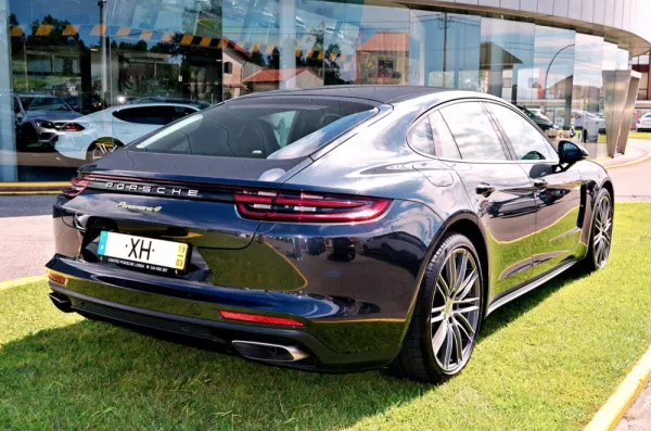 Porsche Panamera 4 E-Hybrid 44