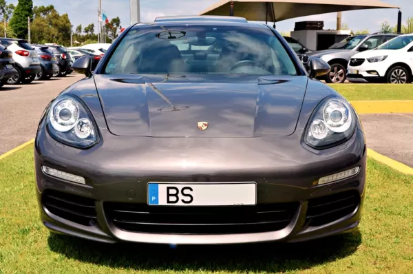 Porsche Panamera Platinum Edition 2