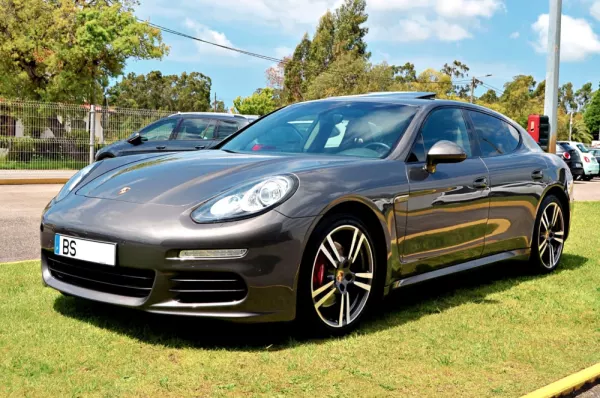 Porsche Panamera Platinum Edition 3