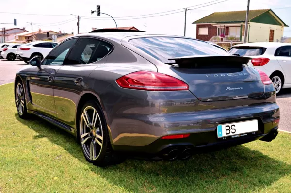 Porsche Panamera Platinum Edition 5