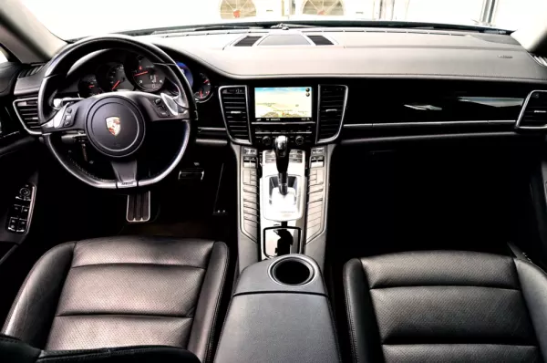 Porsche Panamera Platinum Edition 6