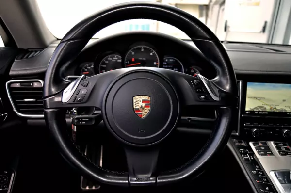 Porsche Panamera Platinum Edition 15