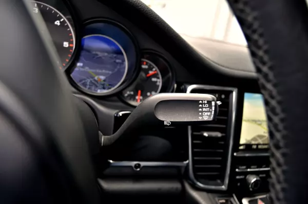 Porsche Panamera Platinum Edition 17