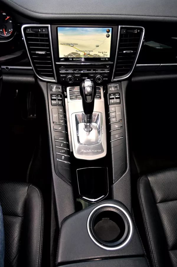 Porsche Panamera Platinum Edition 18