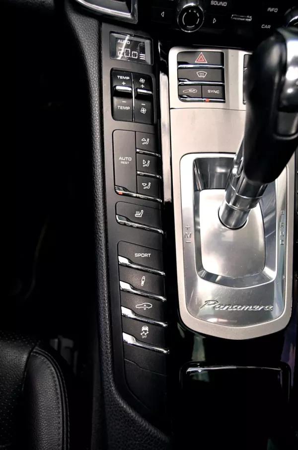 Porsche Panamera Platinum Edition 19