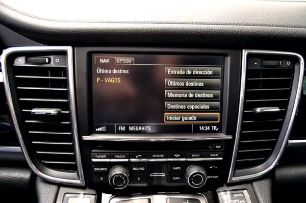 Porsche Panamera Platinum Edition 28