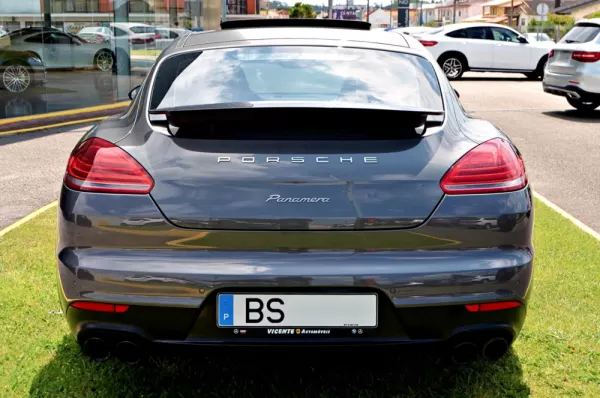 Porsche Panamera Platinum Edition 37