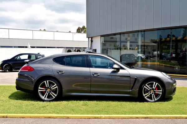 Porsche Panamera Platinum Edition 39