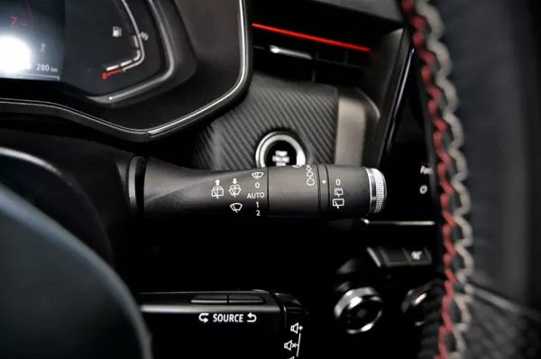 Renault Clio 1.0 TCe RS Line 16