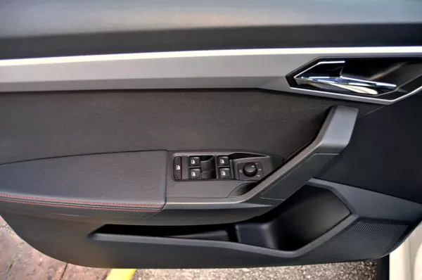 SEAT Arona 1.0 TSI FR DSG 11