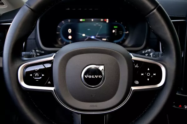 Volvo XC 90 2.0 T8 PHEV Inscription Expression AWD 18