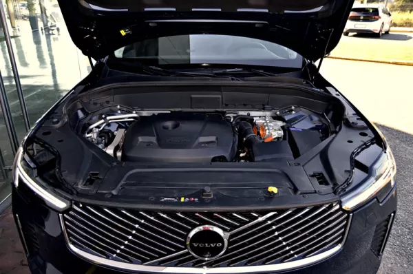 Volvo XC 90 2.0 T8 PHEV Inscription Expression AWD 37