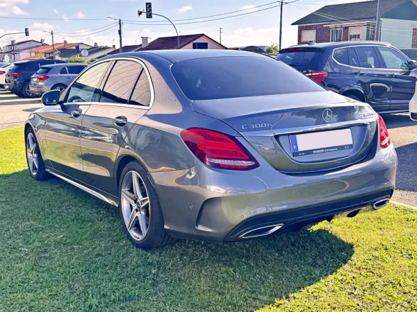 Mercedes-Benz C 300 BlueTEC Hybrid AMG Line 5