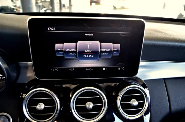 Mercedes-Benz C 300 BlueTEC Hybrid AMG Line 25