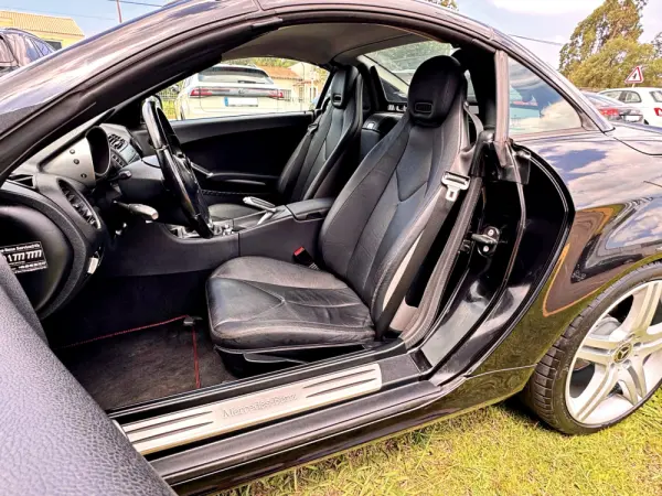 Mercedes-Benz SLK 200 Outro 12