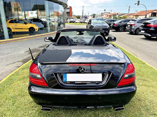 Mercedes-Benz SLK 200 Outro 7