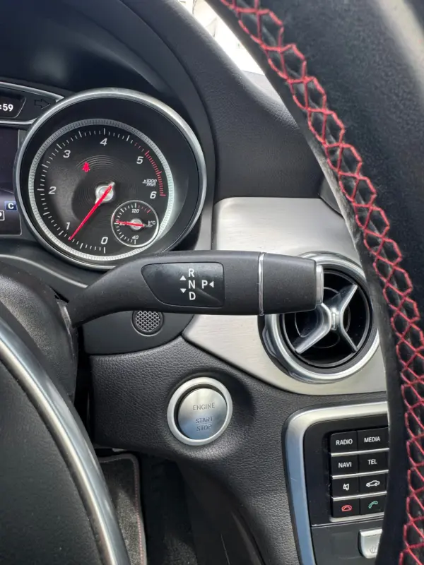 Mercedes-Benz GLA 200 d 7G-DCT AMG Line 17