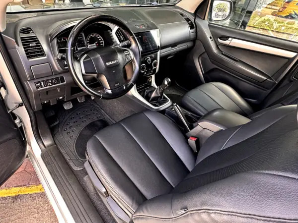 Isuzu D-Max 2.5 TD TwinTurbo 7