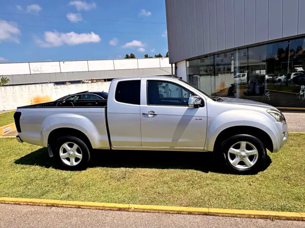 Isuzu D-Max 2.5 TD TwinTurbo 32