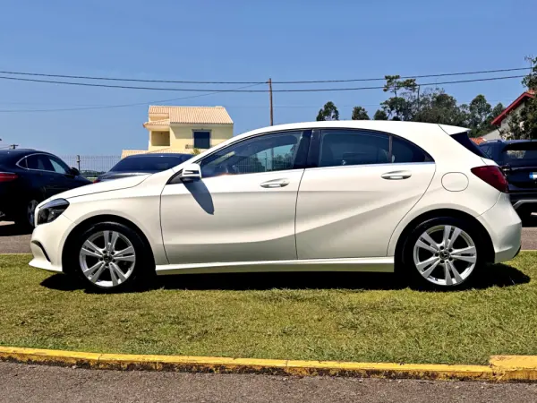 Mercedes-Benz A 180 d Urban 4