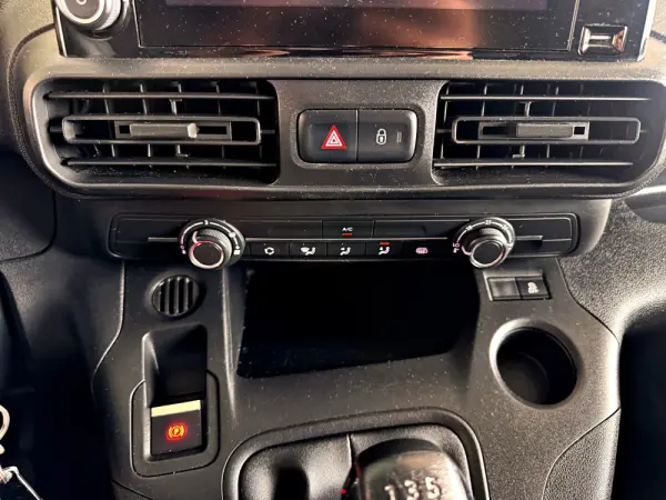Peugeot Partner 1.6 BlueHDi Confort 16