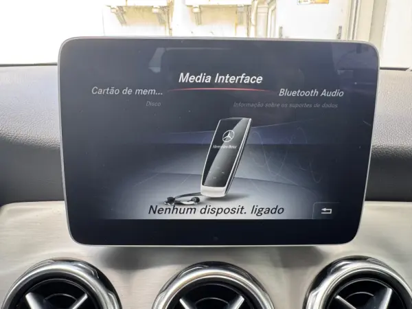 Mercedes-Benz GLA 200 d 7G-DCT AMG Line 28