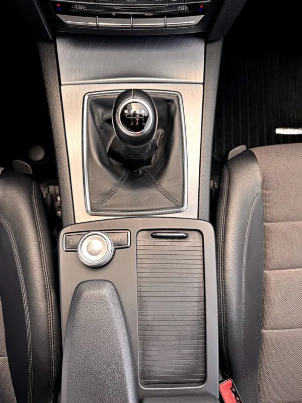 Mercedes-Benz E 220 CDi Avantgarde BlueEfficiency 18