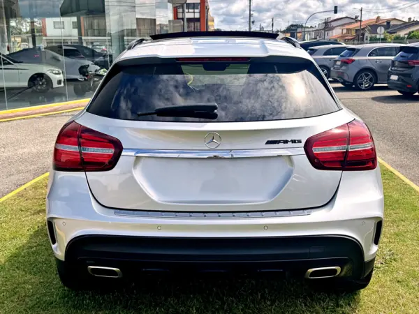 Mercedes-Benz GLA 200 d 7G-DCT AMG Line 46