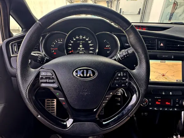 Kia Ceed 1.6 CRDi GT Line 14