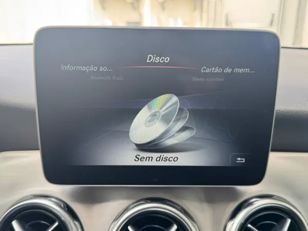 Mercedes-Benz GLA 200 d 7G-DCT AMG Line 26