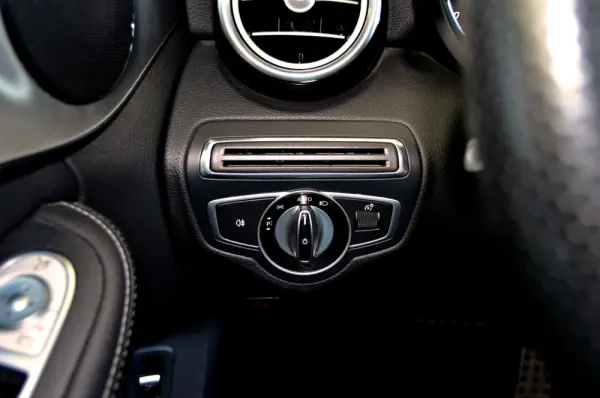 Mercedes-Benz C 300 BlueTEC Hybrid AMG Line 12