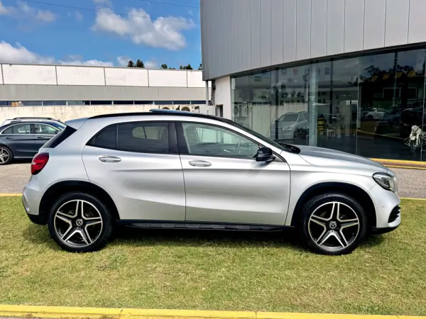 Mercedes-Benz GLA 200 d 7G-DCT AMG Line 48