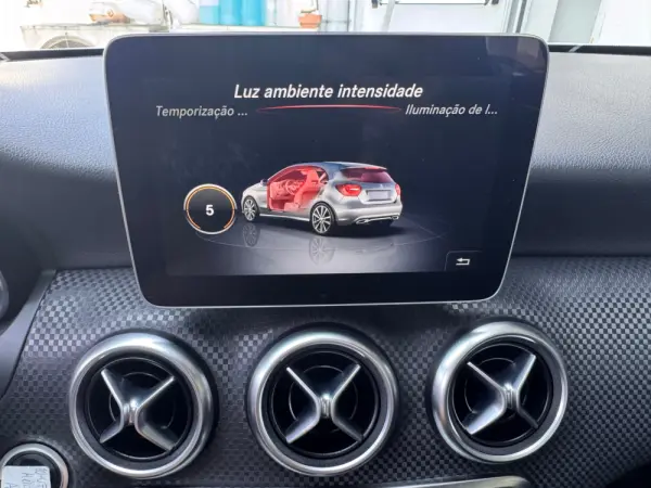 Mercedes-Benz A 180 d Urban 36