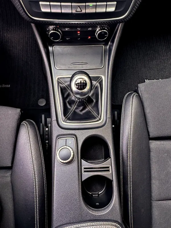 Mercedes-Benz A 180 d Urban 18