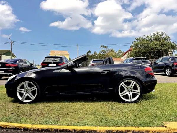 Mercedes-Benz SLK 200 Outro 5
