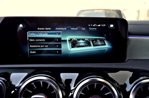 Mercedes-Benz CLA 250 e Shooting Brake AMG Line 40