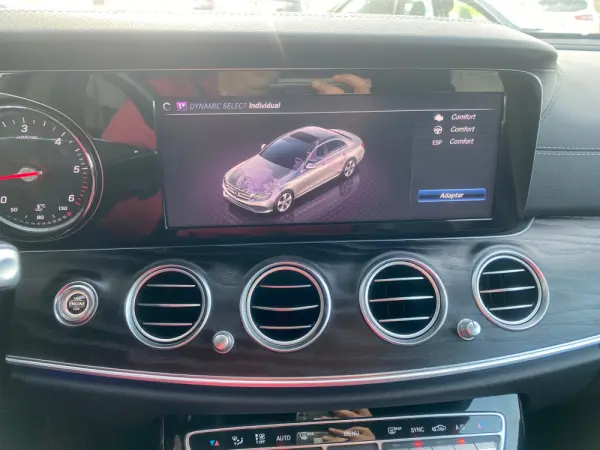 Mercedes-Benz E 220 d AMG Line 32