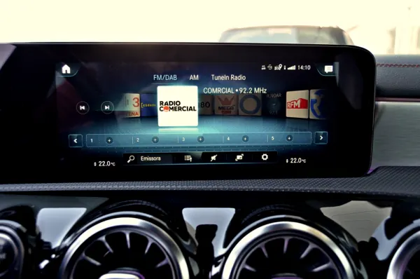 Mercedes-Benz CLA 250 e Shooting Brake AMG Line 44