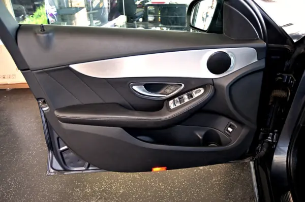 Mercedes-Benz C 300 BlueTEC Hybrid AMG Line 9