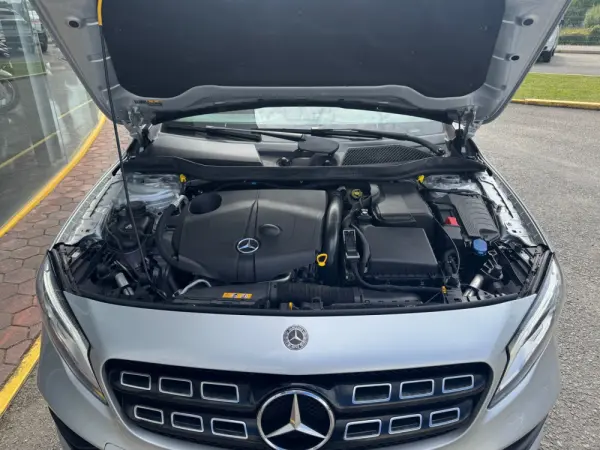 Mercedes-Benz GLA 200 d 7G-DCT AMG Line 44