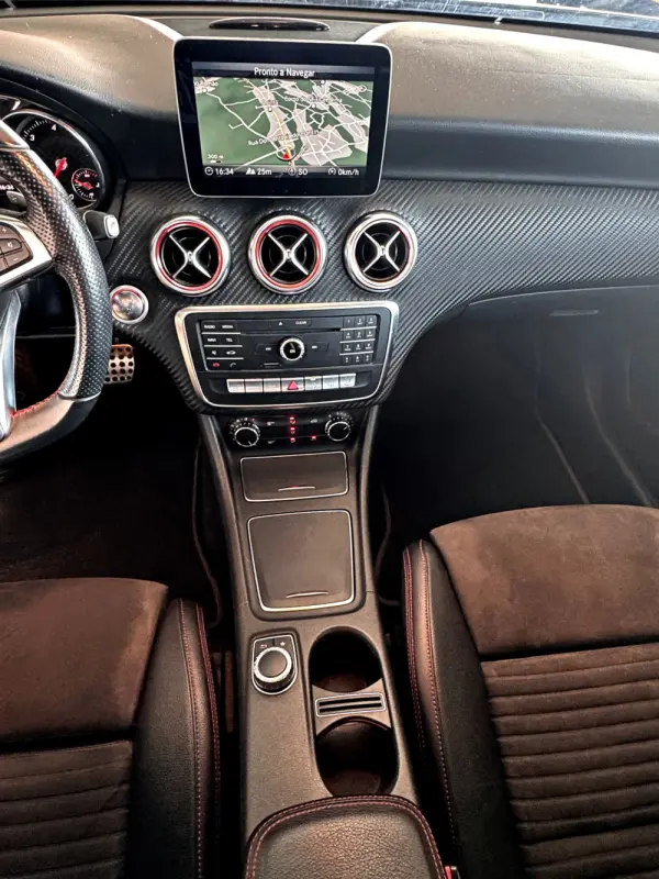 Mercedes-Benz A 180 d AMG Line Aut. 17