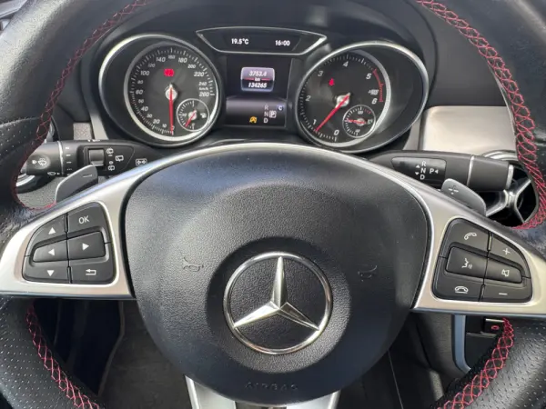 Mercedes-Benz GLA 200 d 7G-DCT AMG Line 16