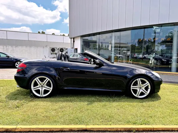 Mercedes-Benz SLK 200 Outro 8