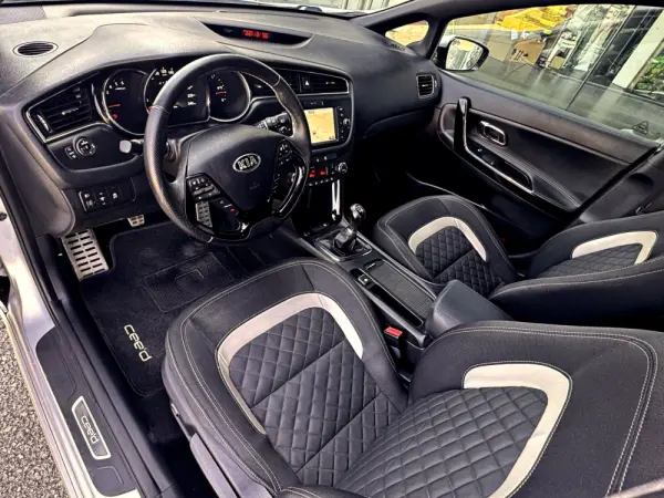 Kia Ceed 1.6 CRDi GT Line 7