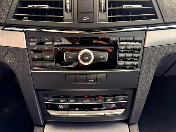 Mercedes-Benz E 220 CDi Avantgarde BlueEfficiency 17