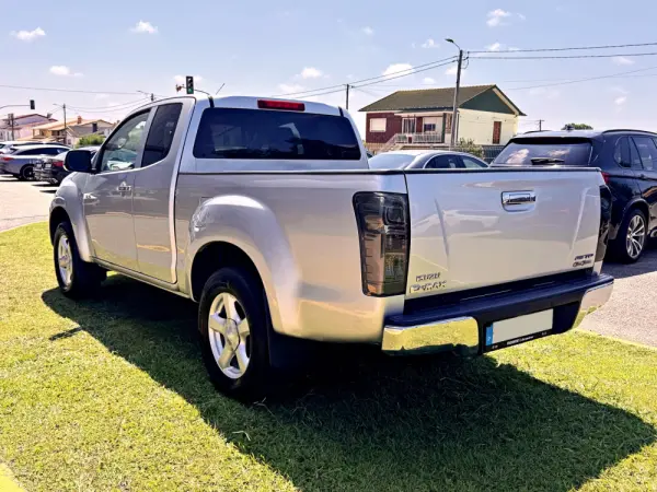 Isuzu D-Max 2.5 TD TwinTurbo 5