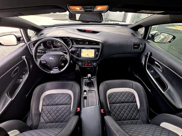 Kia Ceed 1.6 CRDi GT Line 6