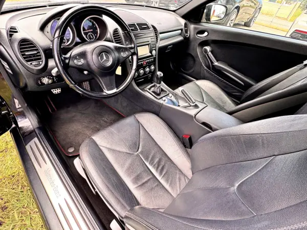 Mercedes-Benz SLK 200 Outro 11